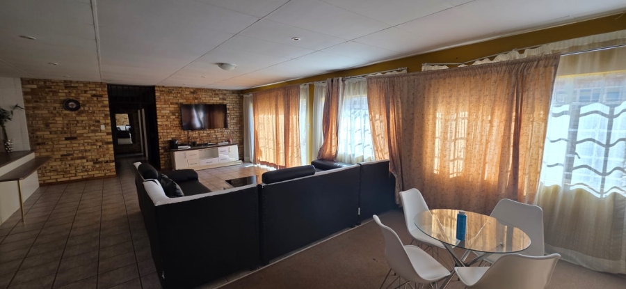 4 Bedroom Property for Sale in Kannoniers Park North West